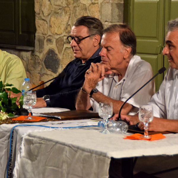 Παχεία Ράχη, ο οικισμός, η ιστορία, οι άνθρωποι, οι Άγιοι.