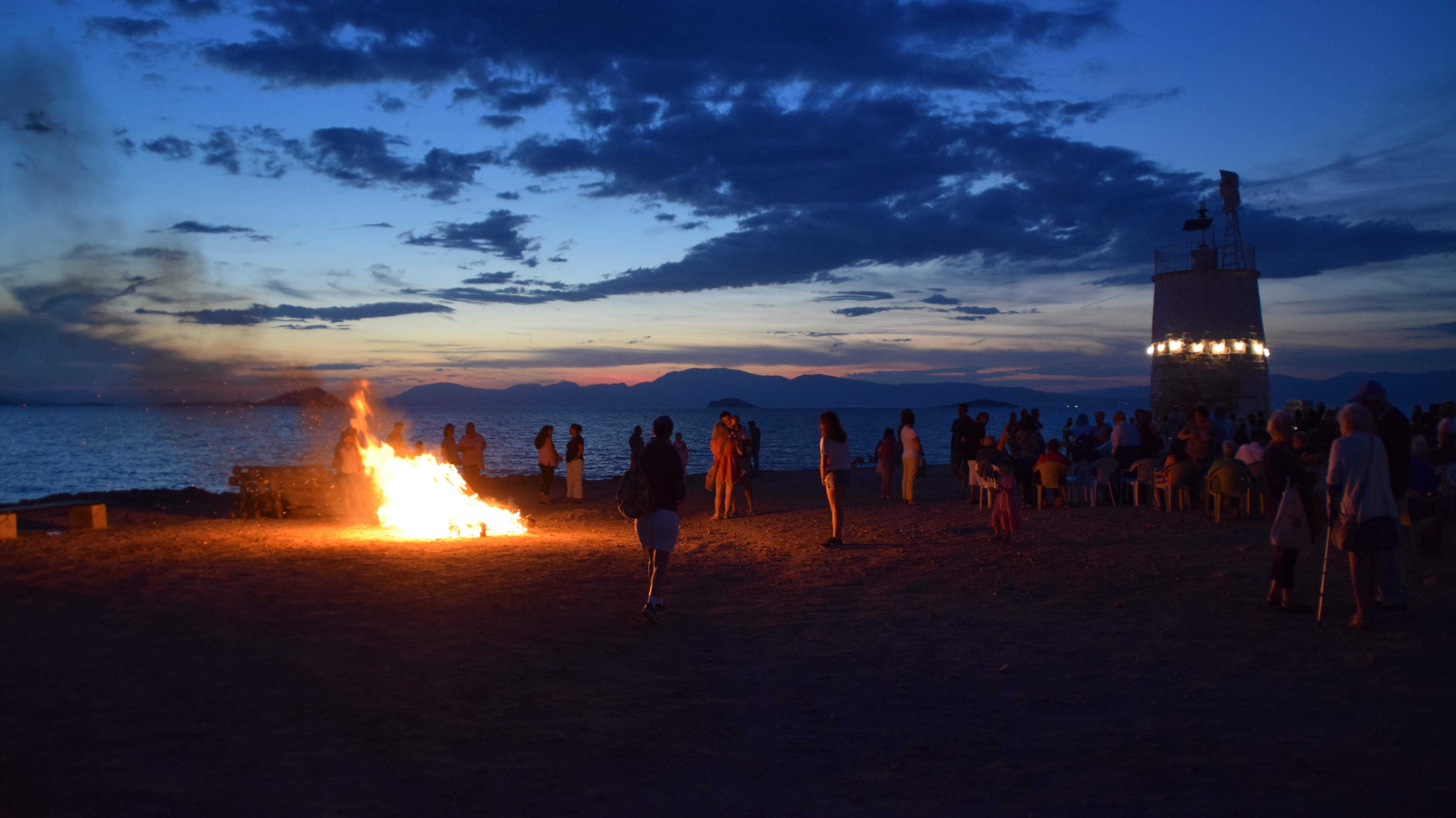 Το έθιμο του κλήδονα στο φανάρι του Μπούζα.