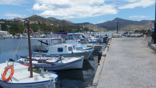 Στο λιμανάκι των Βροχείων.